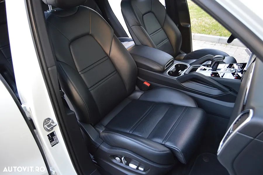 Porsche Cayenne Tiptronic S Platinum Edition - 29