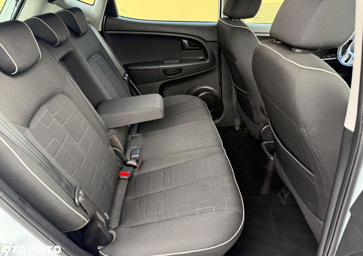 Kia Venga 1.4 CVVT Dream Team Edition - 11