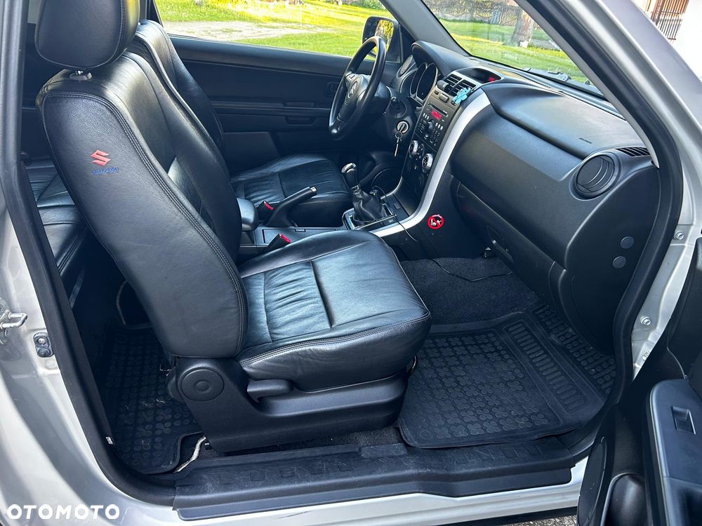 Suzuki Grand Vitara 1.6 - 13