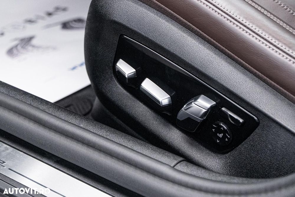 BMW Seria 5 530e Aut. Luxury Line - 29