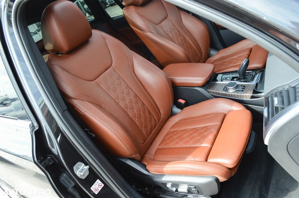 BMW X3 xDrive20d AT Luxury Line - 24