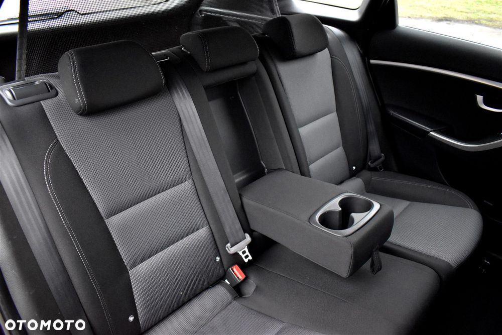 Hyundai i30 blue Kombi 1.6 CRDi DCT Trend - 18