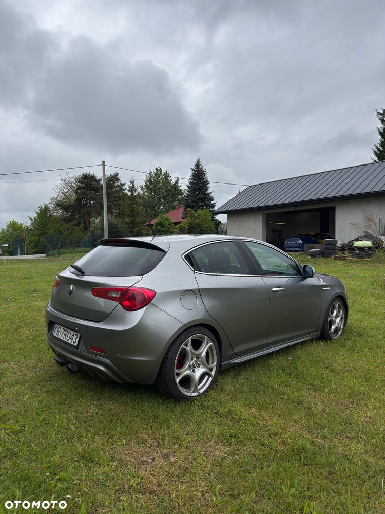 Alfa Romeo Giulietta 1.8 TBi 16V Quadrifoglio Verde - 4