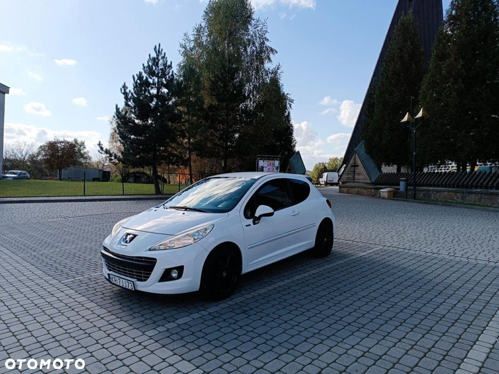 Peugeot 207 - 1