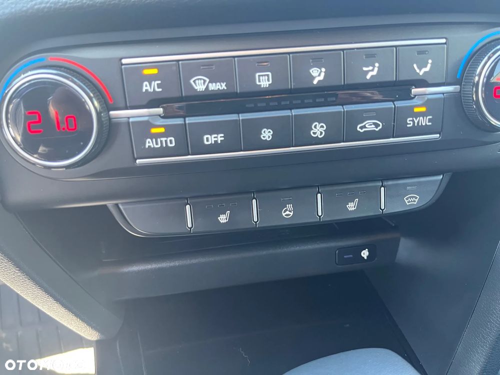 Kia XCeed 1.6 T-GDI Business Line DCT - 10