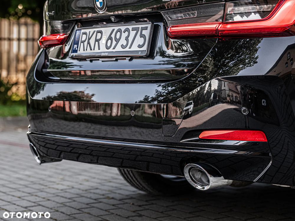 BMW Seria 3 330i xDrive M Sport - 24