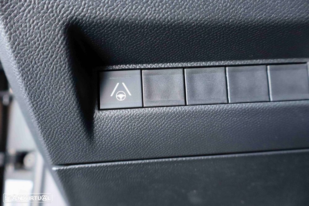 Peugeot e-2008 54 kWh GT - 9