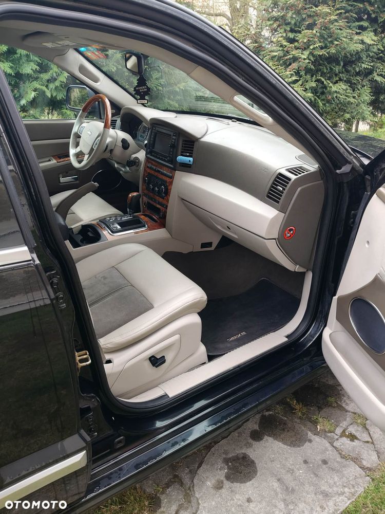 Jeep Grand Cherokee - 12
