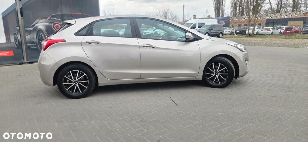 Hyundai i30 1.6 CRDi Premium - 16