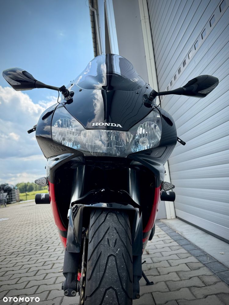 Honda CBR - 7