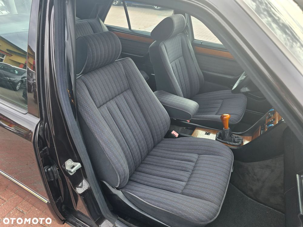 Mercedes-Benz W124 (1984-1993) - 14