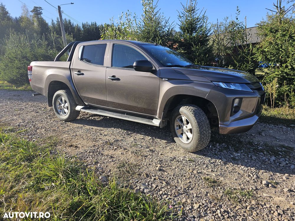 Mitsubishi L200 Double Cab M/T Invite - 9