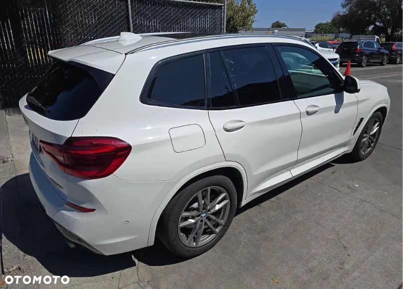 BMW X3 xDrive30i Luxury Line - 4
