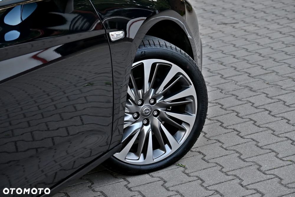 Opel Astra 1.4 T Dynamic S&S - 22