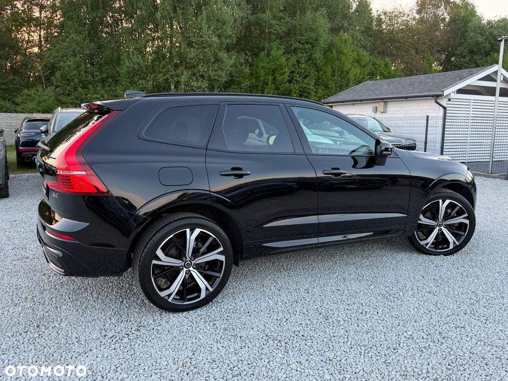Volvo XC 60 B4 D AWD Ultimate Dark - 19