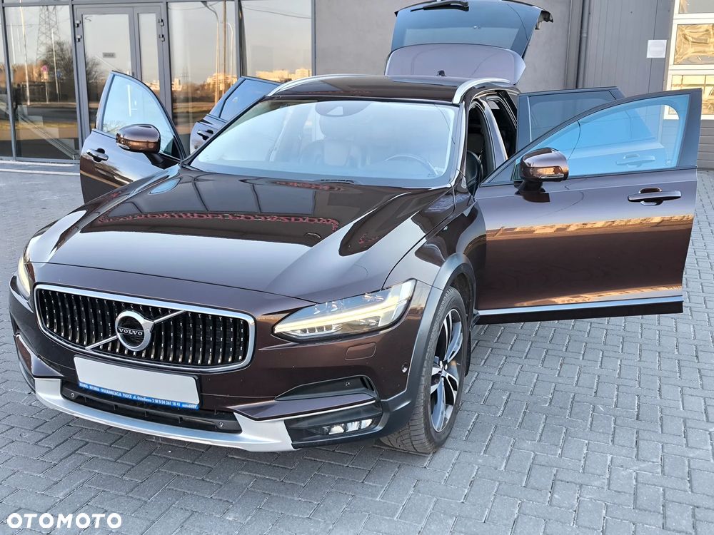 Volvo V90 Cross Country - 15