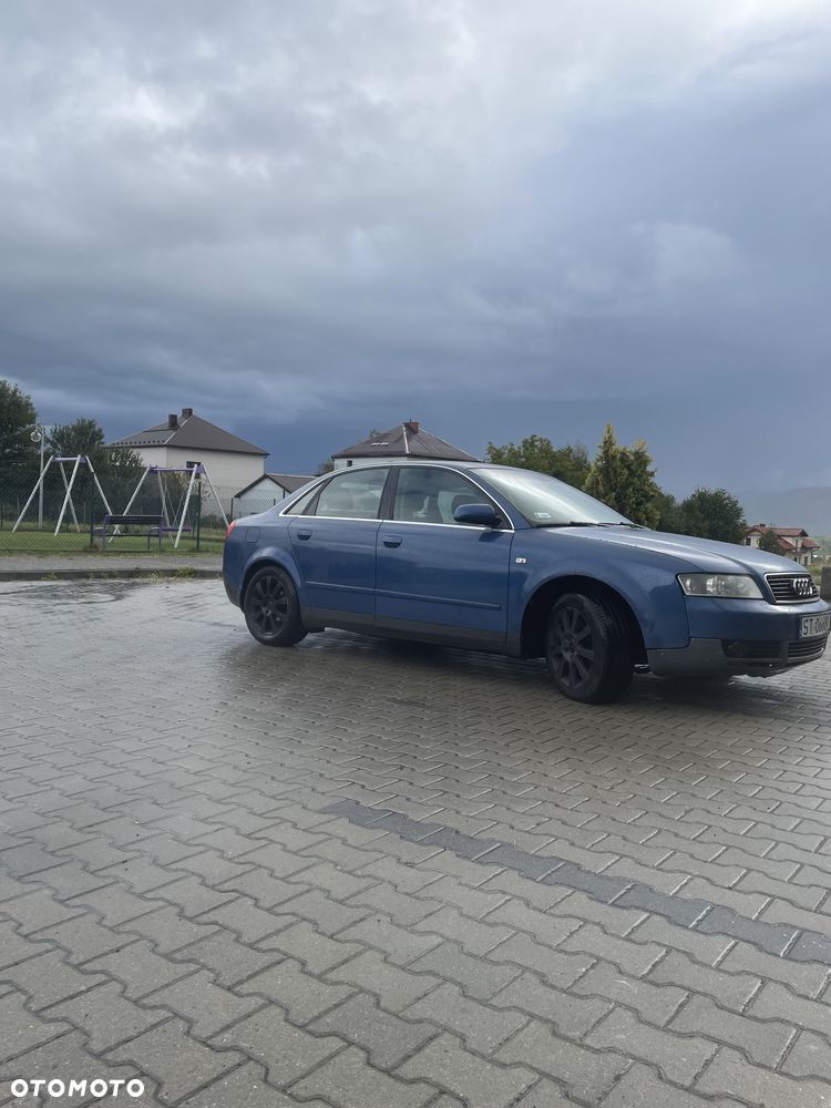 Audi A4 Limousine - 4