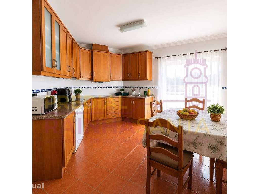 T4 com Garagem em São Martinho do Bispo - Excelente Localização em ... - Grande imagem: 2/16