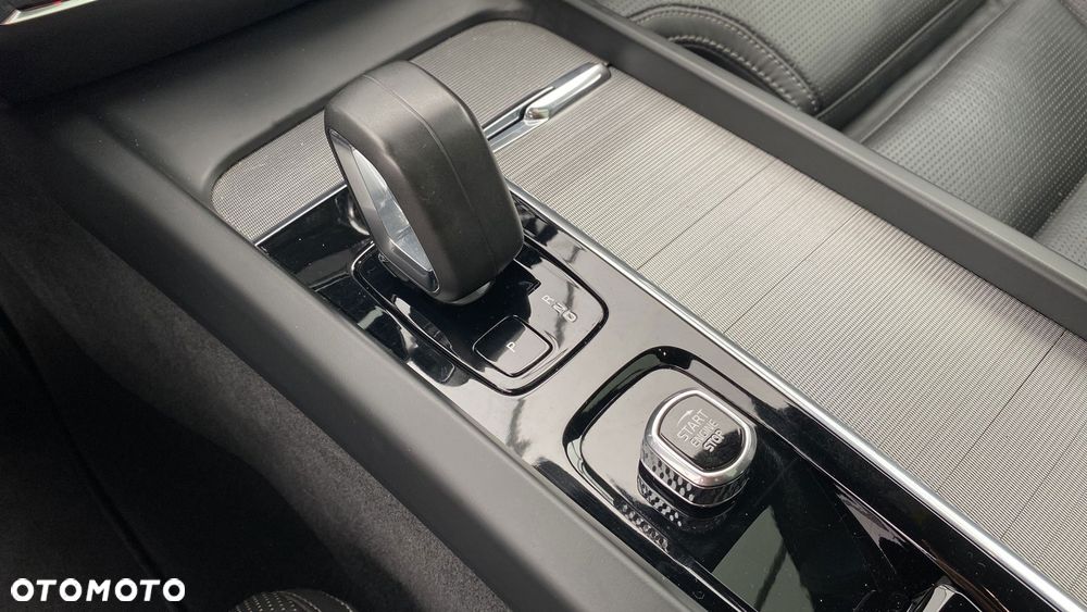 Volvo V60 B4 D R-Design - 19