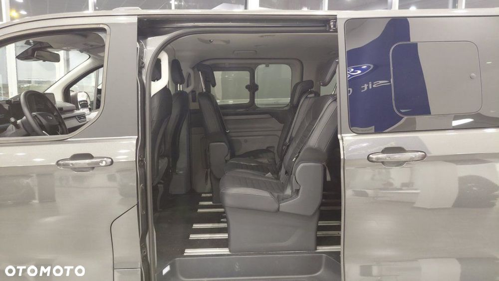Ford Tourneo Custom - 11