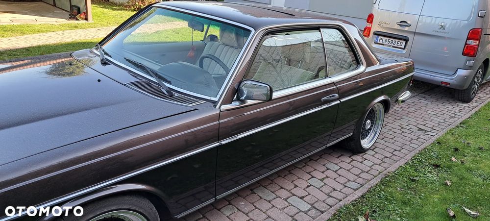 Mercedes-Benz W123 - 2