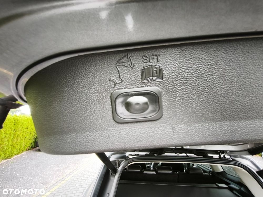 Ford Kuga - 19