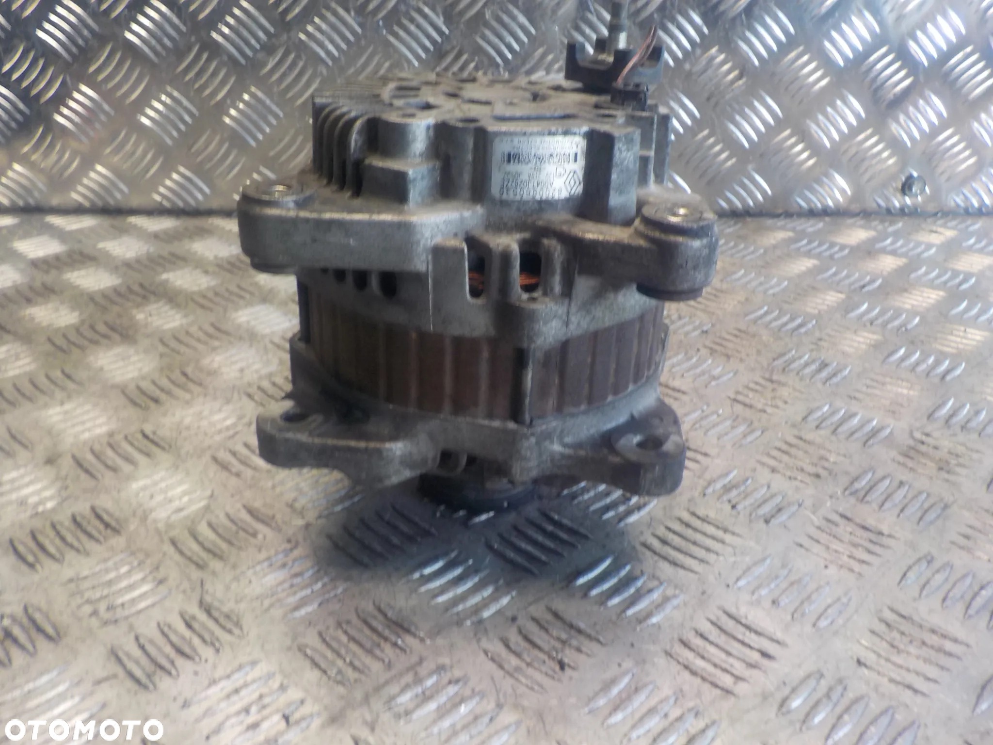 RENAULT LAGUNA III 2.0 DCI ALTERNATOR 8200960536 - 2