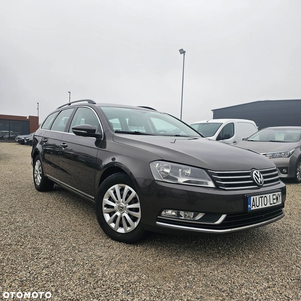 Volkswagen Passat - 1