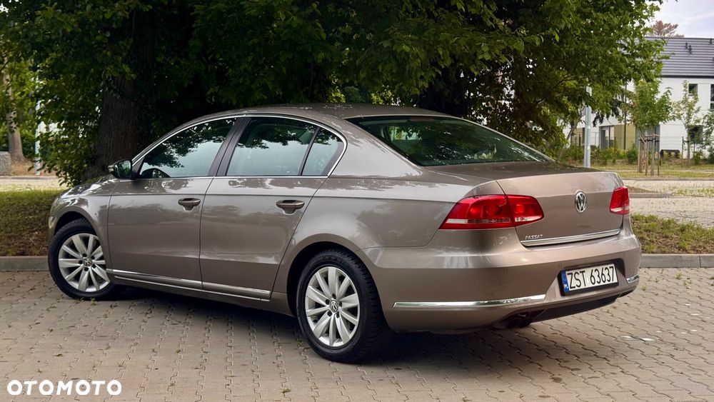 Volkswagen Passat 1.8 TSI Exclusive - 25