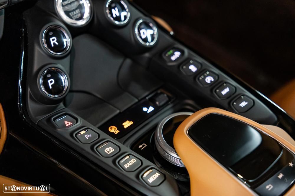 Aston Martin Vantage Roadster V8 - 42