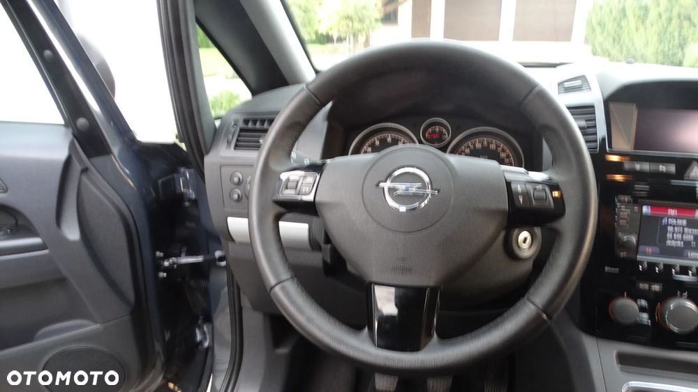 Opel Zafira 1.8 Cosmo - 18