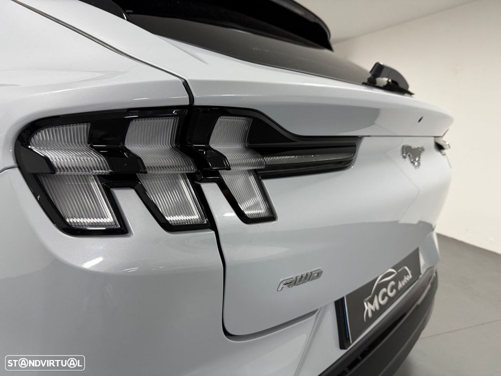 Ford Mustang Mach-E 98.7 kWh Premium AWD - 17