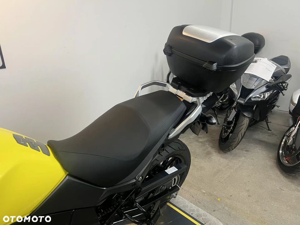Suzuki DL - 28