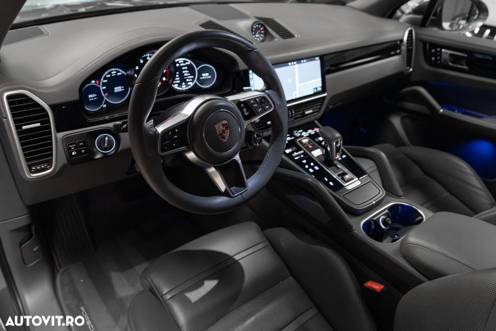 Porsche Cayenne Standard - 17