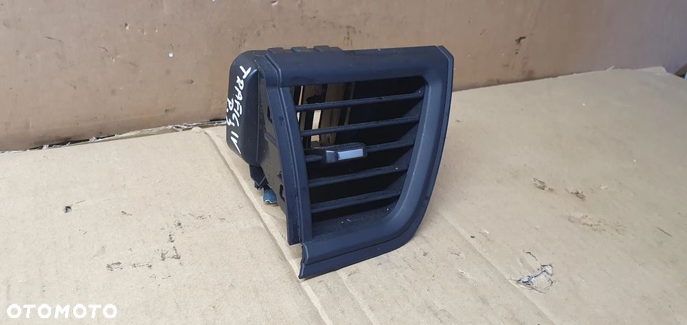 Kratka nawiewu powietrza prawa Renault Trafic IV 687508261R 687601409R - 3