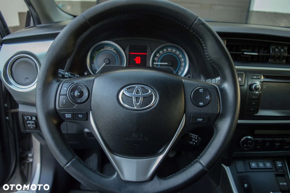 Toyota Auris - 16