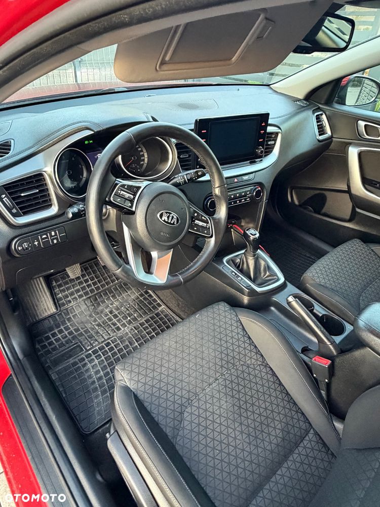 Kia Ceed 1.6 CRDi SCR M - 6
