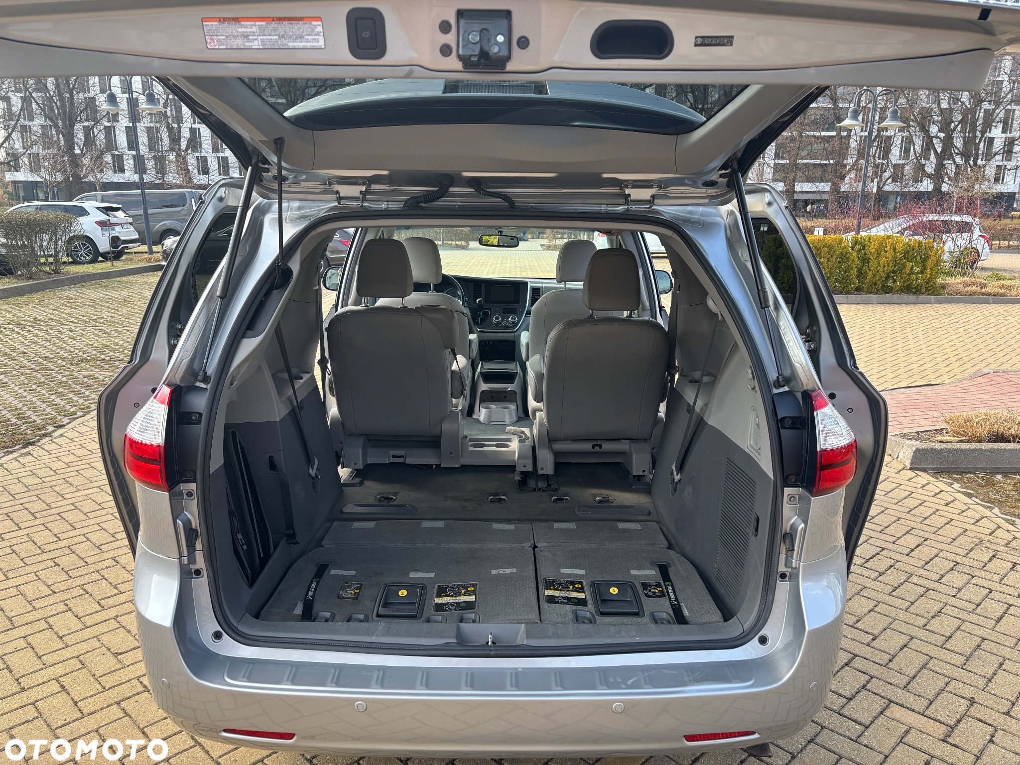 Toyota Sienna 3.5 V6 XLE AWD - 17