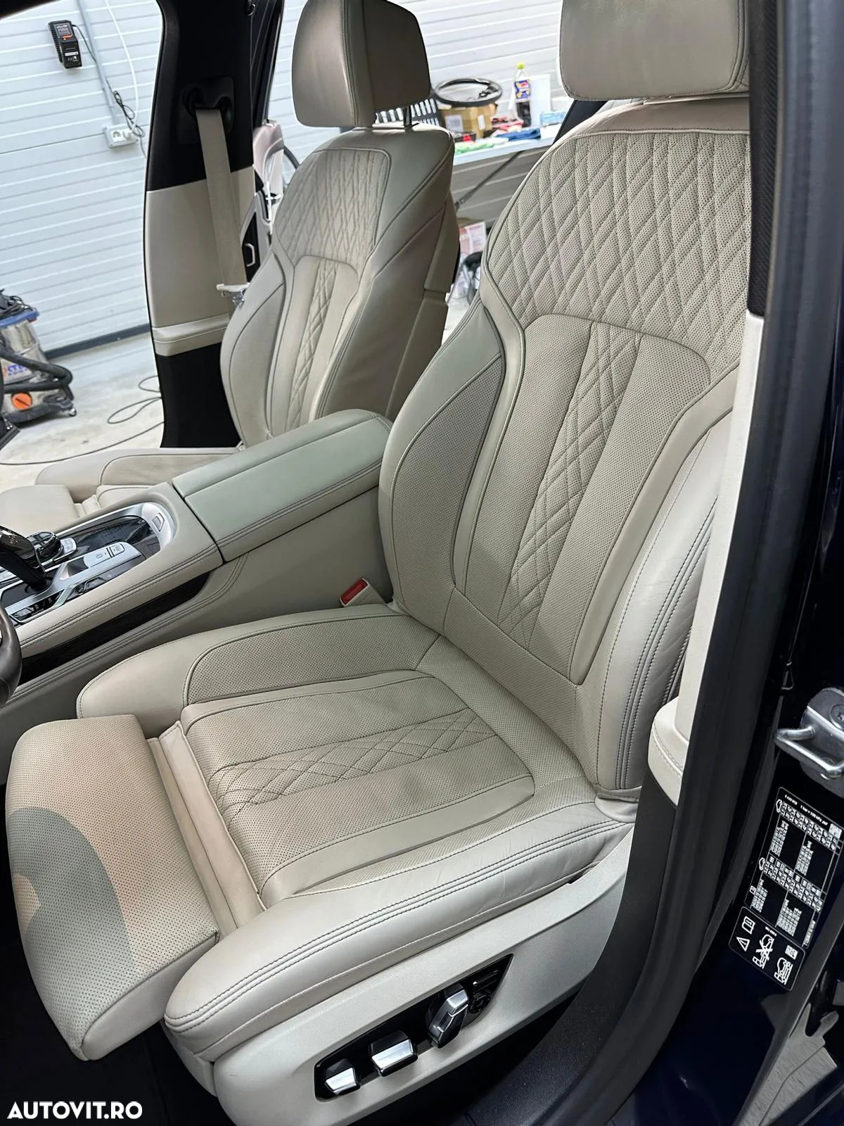 BMW Seria 7 730d xDrive MHEV - 15