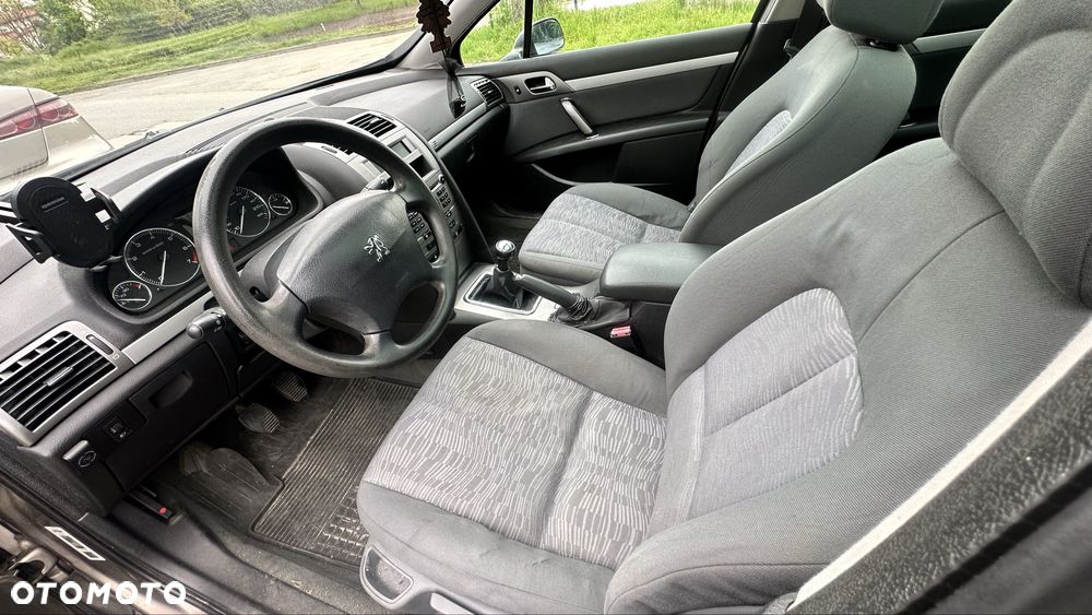 Peugeot 407 - 6