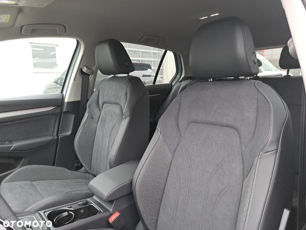 Volkswagen Golf - 11