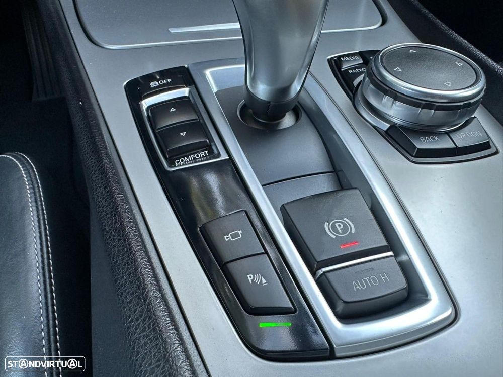 BMW 520 Gran Turismo d Pack M - 31
