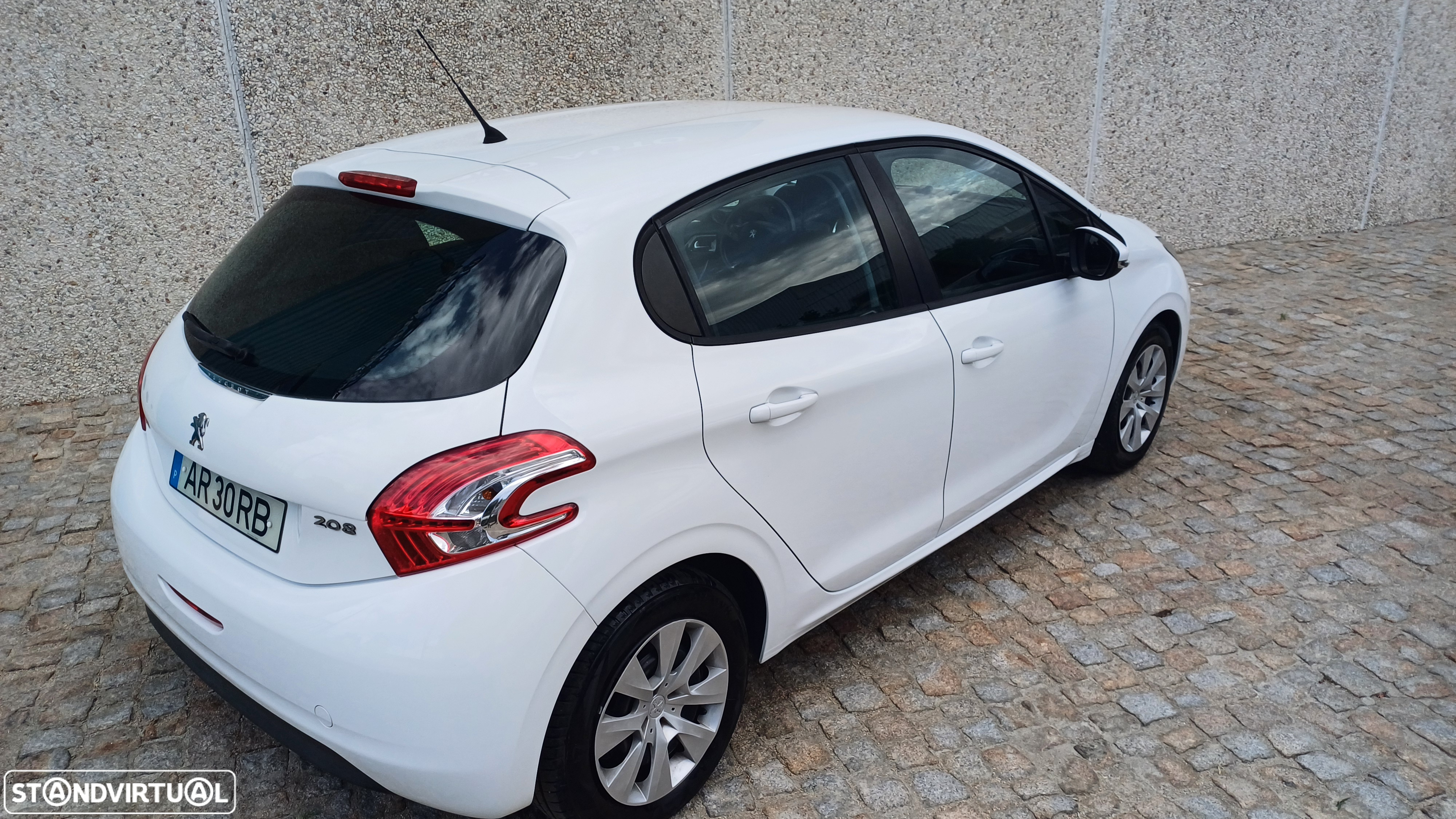 Peugeot 208 1.4 HDi - 12