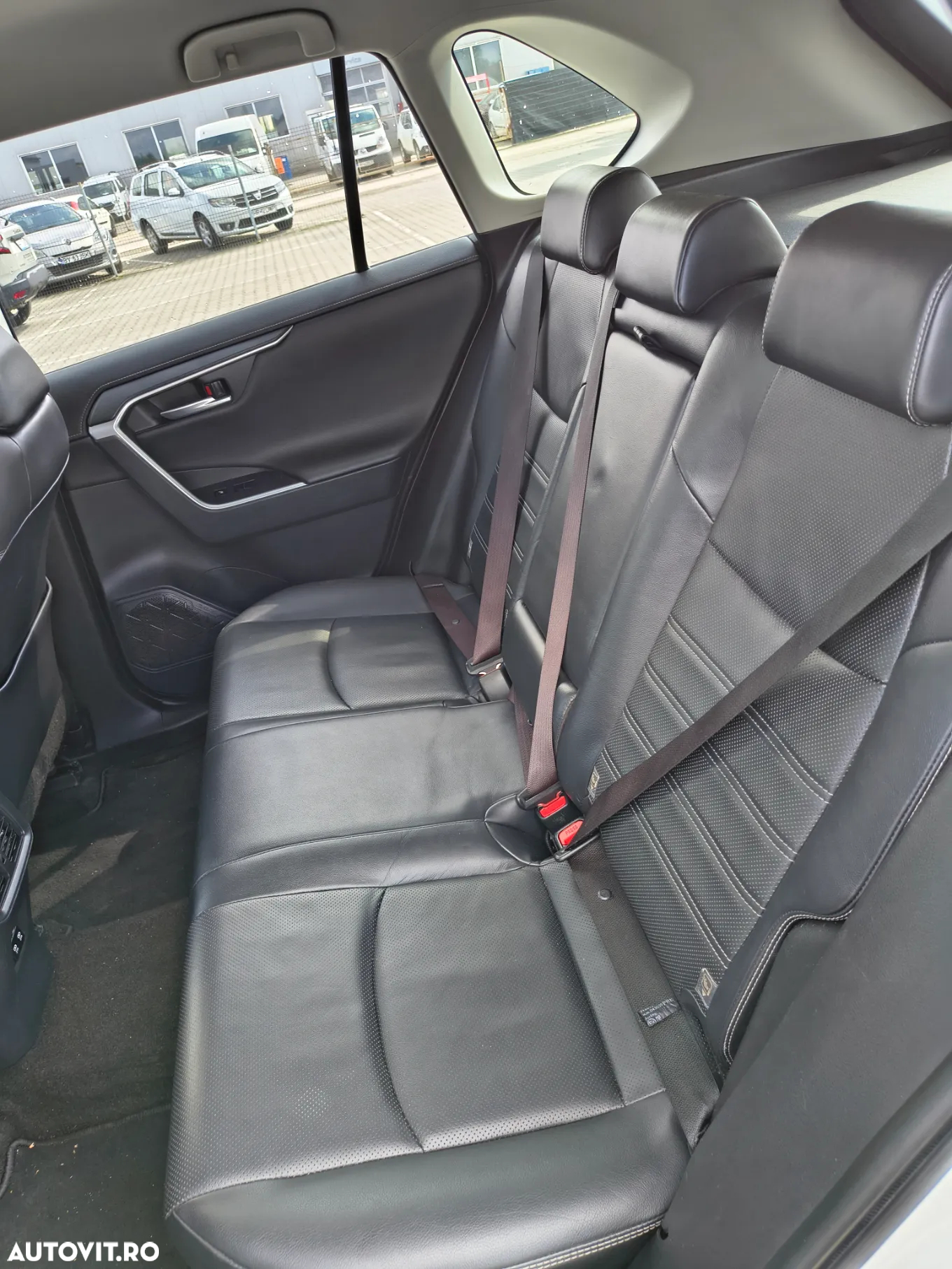 Toyota RAV4 2.0P CVT AWD Luxury - 13