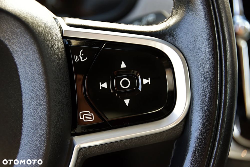 Volvo V90 Cross Country D4 AWD Pro - 29