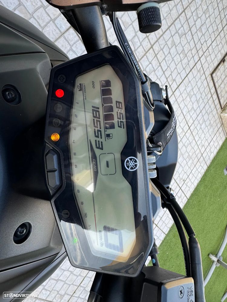 Yamaha MT-07 naked - 6