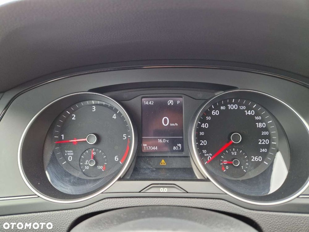Volkswagen Passat - 11