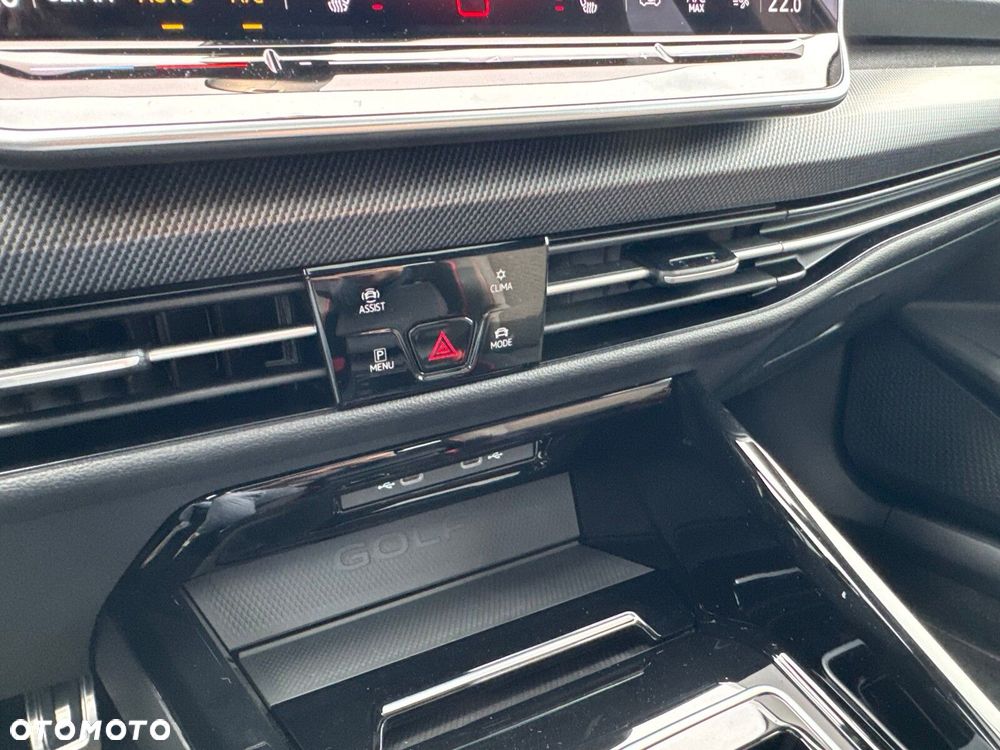 Volkswagen Golf - 28