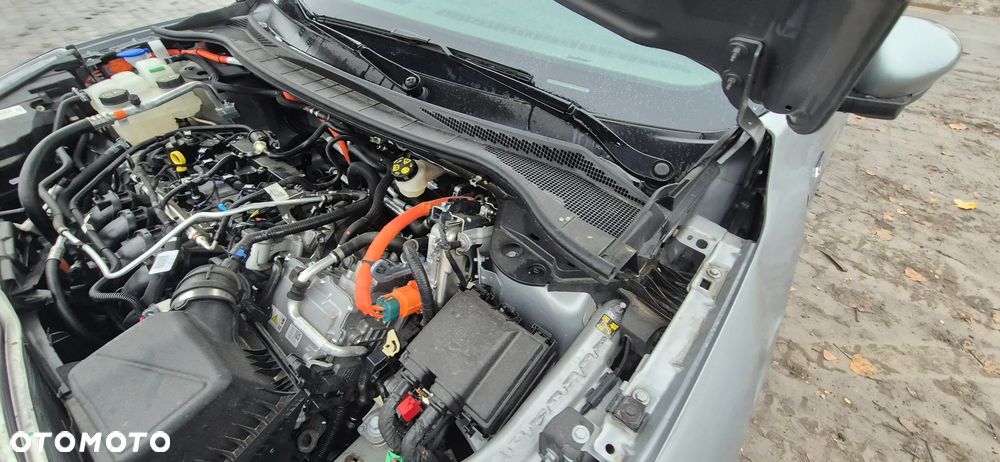 Ford Kuga 2.5 Duratec FHEV ST-LINE - 22