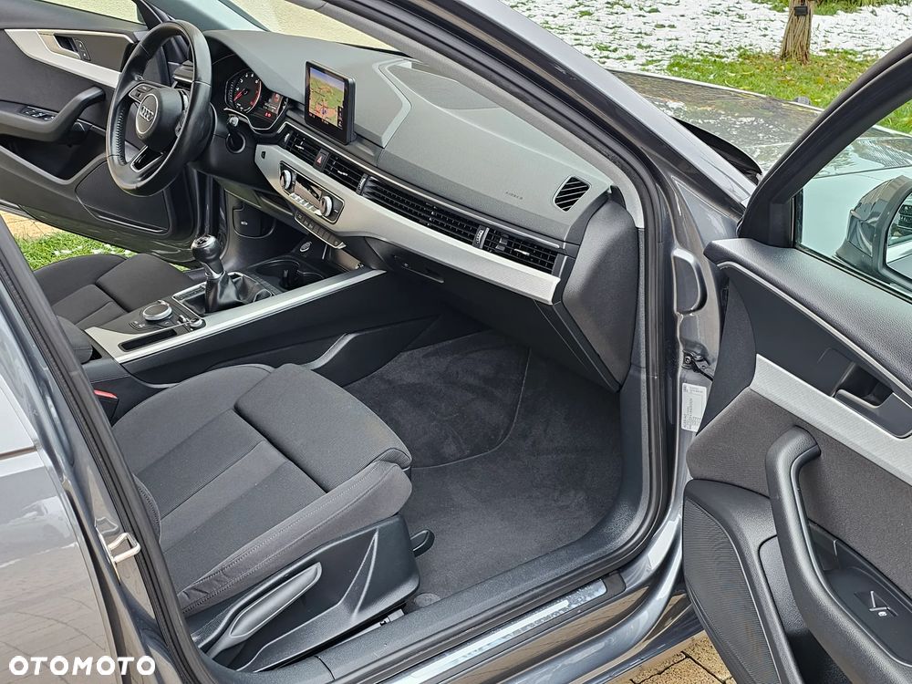 Audi A4 Avant 35 TFSI sport - 28